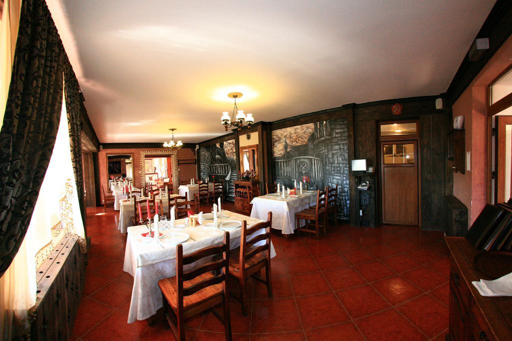 Castelul Lupilor Hotel Chimindia Exterior photo