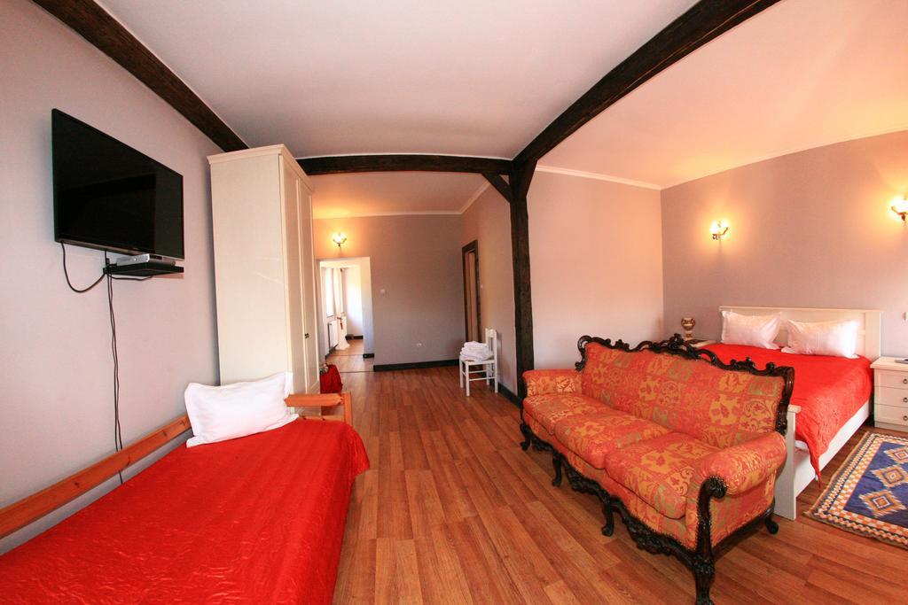 Castelul Lupilor Hotel Chimindia Room photo