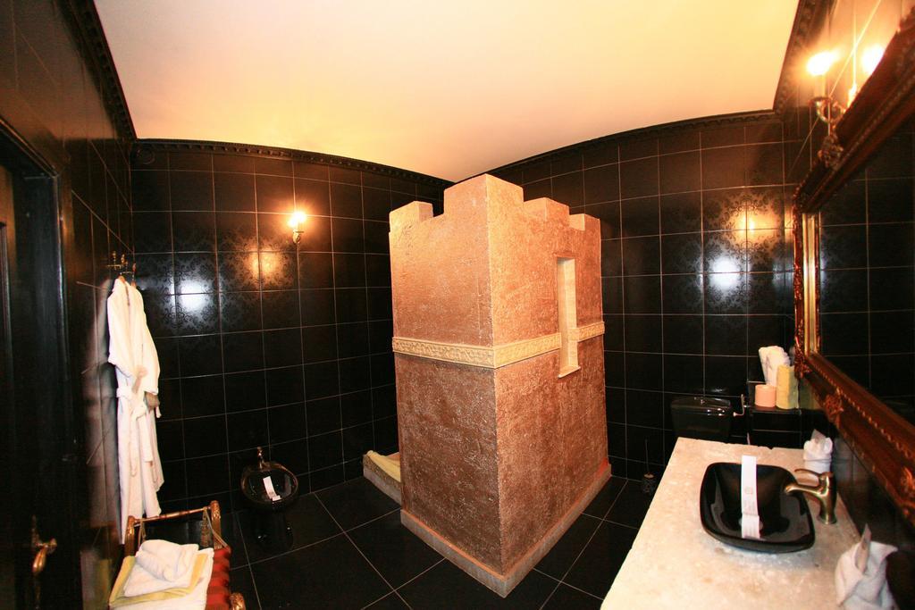 Castelul Lupilor Hotel Chimindia Room photo